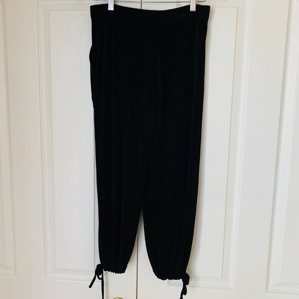 CHICO’S Slinky Travelers Ankle Drawstring Cinch Black Front Zip Pants Sz .5 - Picture 10 of 10